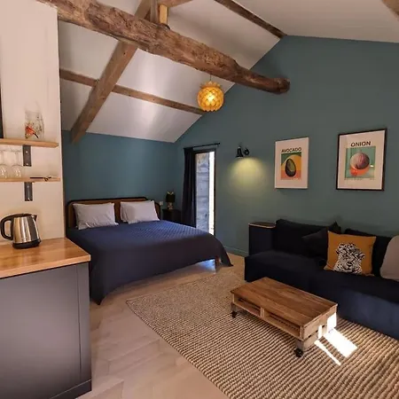 Riverside Cabin With Private Terrace + Hot Tub Mauléon-Barousse